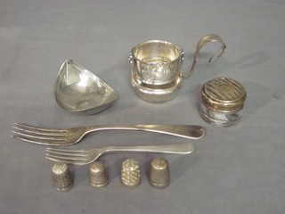4 silver thimble, 2 others, a tea strainer etc