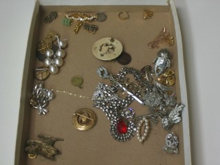 A Parker fountain pen, a hat pin and a  collection of costume jewellery