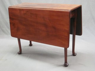 A Georgian mahogany drop flap pedestal dining table 36"