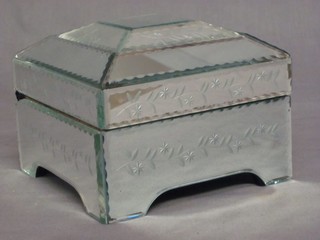 A square Venetian glass style trinket box with hinged lid 12"