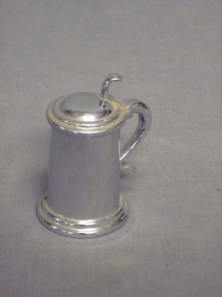 A Dunhill table lighter in the form of a tankard 3"