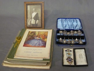 A silver gilt and enamel Masonic Founders jewel, Aldgate Ward Lodge No.3939 Founding IPM together with a set of 5 silver plated teaspoons decorated the Arms of Aldgate Ward Lodge, a black and white photograph of the recipient together with various lady's festival programmes and booklets related to the United Wards Club etc