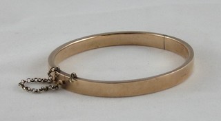 A 9ct hollow gold bracelet