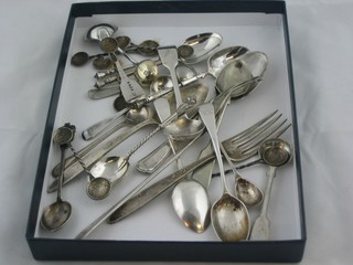 2 Victorian silver fiddle pattern mustard spoons, 2 silver teaspoons and 2 silver condiment spoons, 2 ozs and a collection of silver plated flatware