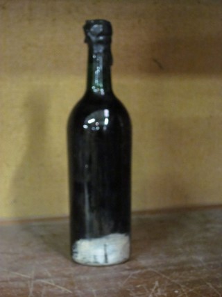 6 various bottles of unlabelled vintage port
