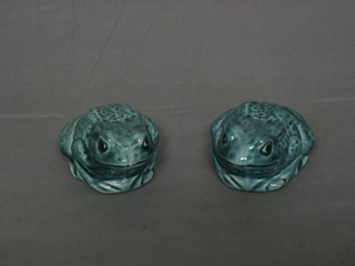 2 green glazed Poole Pottery figures of seated frogs 2"
