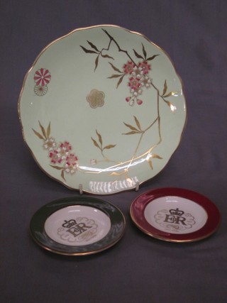 2 circular Wedgwood dishes to commemorate The Queens Silver Jubilee 1977 4" together with a circular plate ..t502