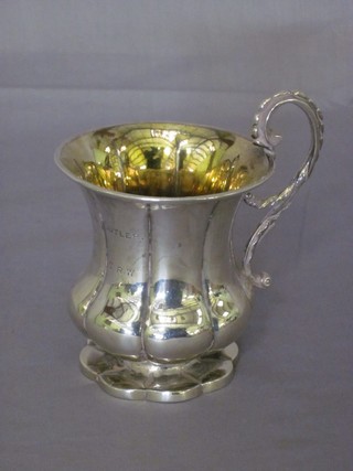 A Victorian Irish silver christening mug, Dublin 1840 5 ozs  ILLUSTRATED