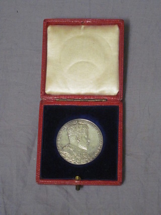 An Edwardian VII silver Coronation medallion 1", boxed
