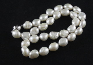 A 12" freshwater pearl necklet