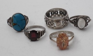 5 various silver rings