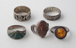 5 various silver rings