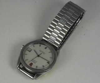 A gentleman's Omega Seamaster Electronic wristwatch complete with paperwork