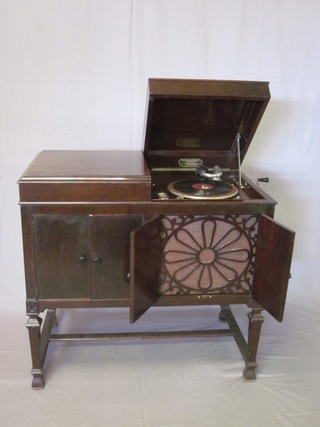 A Voxaurea standard gramophone