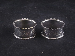 A pair of silver napkin rings, Birmingham 1915