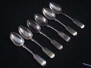 A set of 6 Victorian silver fiddle pattern teaspoons, Newcastle 1854, 4 ozs