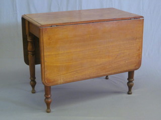 A 19th Century mahogany drop flap gateleg dining table, raised  on turned supports 36"