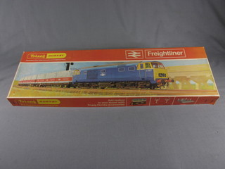 A Triang Hornby R654 Freight liner, boxed