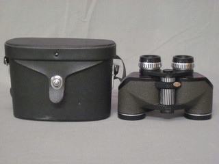 A pair of Chinon 3 x 35 binoculars
