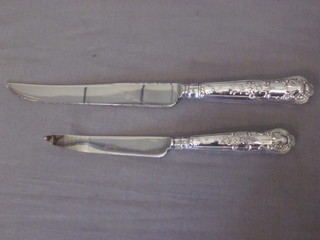 A Kings pattern silver bladed bread knife and ditto cheese knife