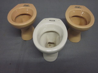 2 Royal Doulton lavatory salesman's samples of lavatory pans  and a ditto Allia, 4"