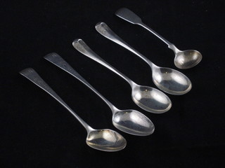 A silver mustard spoon and 4 silver teaspoons, 2 ozs