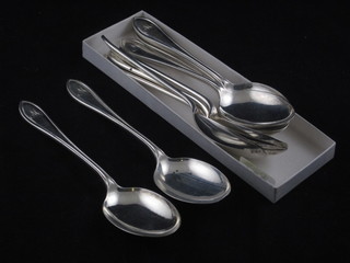 A set of 10 silver table spoons, London 1935 with Jubilee  hallmark, 18 ozs