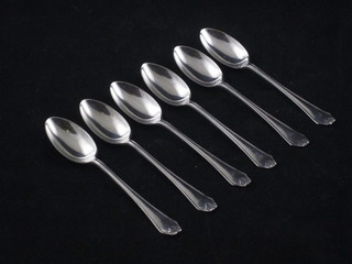 6 silver coffee spoons, London 1938, 2 ozs