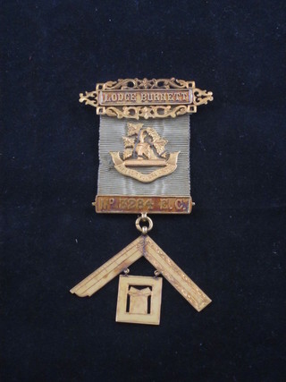 A gilt metal Past Master's jewel - Lodge Burnett no. 30284 English Constitution