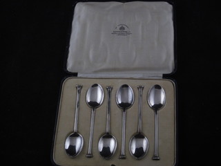 6 silver coffee spoons, Sheffield 1927 1 oz, cased