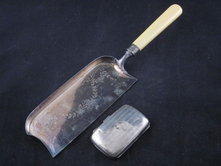 A silver cheroot case and a silver plated crumb scoop