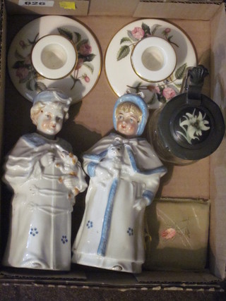 A pair of 19th Century porcelain nodding figures of ladies 6", pair of Wedgwood ashtrays, Continental beerstein 3" and a gilt  metal compact