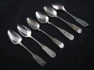6 Irish Georgian silver fiddle pattern teaspoons, makers mark NS, 5 ozs