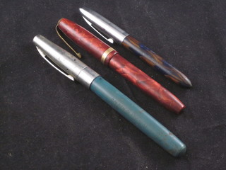 A Conway Stewart 84 fountain pen, a Platignum fountain pen and  1 other