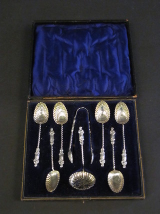 A set of 6 Edwardian silver apostle spoons, a sifter spoon and a  pair of sugar tongs, Birmingham 1900, 2 ozs, cased