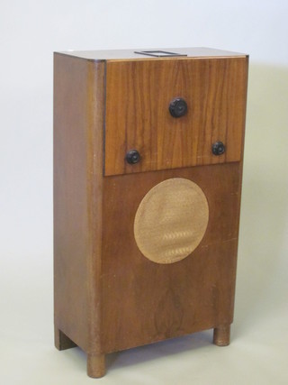 A Murphy Radio Type A28C contained in a walnut case
