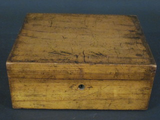 A 19th Century walnut writing slope with hinged lid 10"