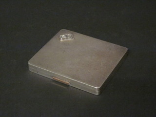 An Art Deco silver compact with hinged lid, gold mount,  London 1939, 3 ozs