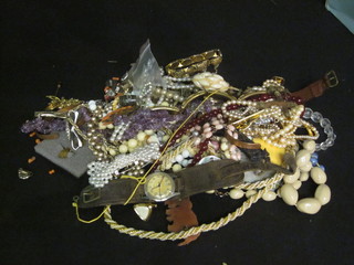 A collection of costume jewellery and a Conway Stewart fountain  pen