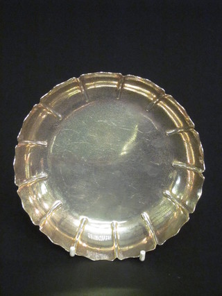 A Victorian circular silver dish, London 1896, 2 1/2 ozs