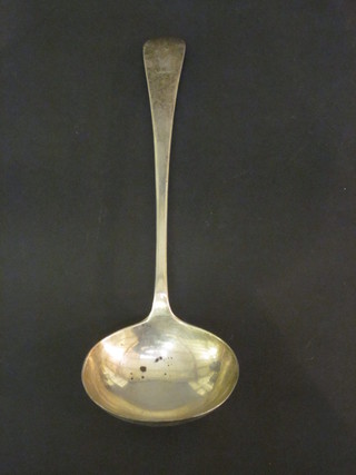 A silver Old English pattern soup ladle, Sheffield 1912, 6 1/2 ozs