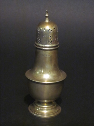 A Georgian style silver sugar sifter, Birmingham 1957, 3 1/2 ozs