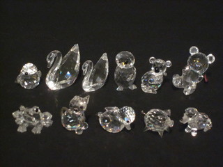 11 various Swarovski crystal figures - 2 swans, teddybear, owl, cat, dog, koala bear, pig, frog, duckling and bird
