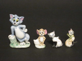 A Wade figure of Tom and Jerry and 2 do. Siamese cats