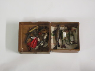 2 small wooden boxes containing 3 wooden lures and other lures