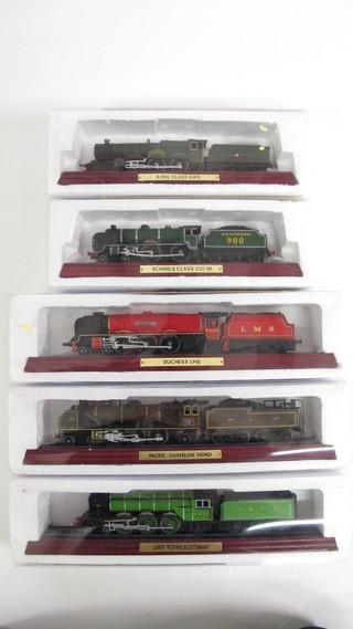 5 various Chinese model railway locomotives