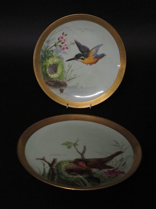 A circular Minton comport decorated bird within gilt banding, together with a matching plate 9 1/2"