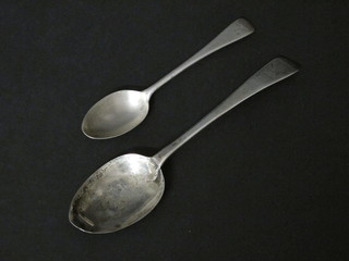 A George IV silver Old English pattern table spoon, London  1827 together with a silver teaspoon, 1 ozs