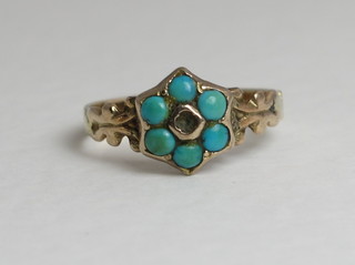 A 9ct gold dress ring set turquoise