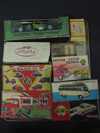 A Triang Spot-On model car and a collection of other model  cars, all boxed